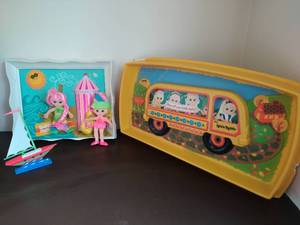 lot 87 image: Ideal Flatsy Set and Mattel Kiddle-Mobile
