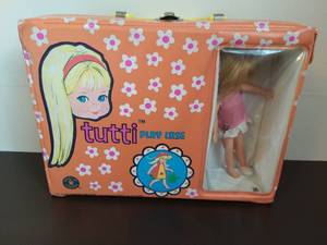 lot 89 image: Mattel Tutti Play Case with Contents