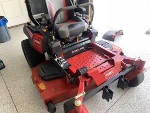 lot 1 image: Toro Titan HD 1500 Series Mower