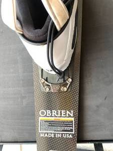 lot 7 image: OBrien Elite Carbon Fiber Slalom Water Ski