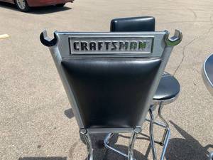 lot 8 image: Craftsman Branded Table and Chairs