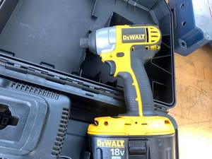 lot 15 image: Dewalt Impact Driver