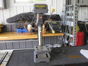 lot 19 image: 8 inch Drill Press