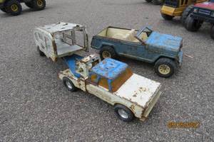 lot 50 image: Tonka Car Hauler- Tonka Jeep