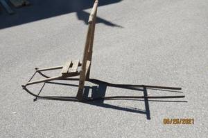 lot 56 image: Antique Kick-sled