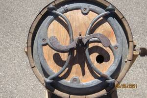 lot 58 image: Antique Butter Churn