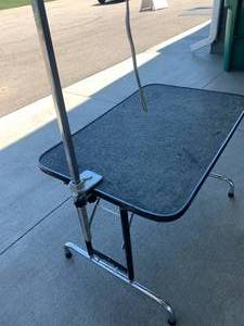 lot 238 image: Pet Dog or Cat Professional Grooming Table