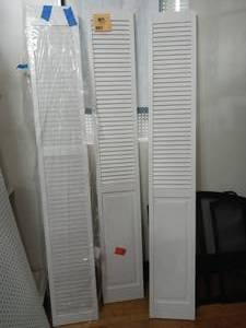 Panel Pine White Interior Closet Bi-fold Door by Veranda - slightly damaged - set of 3 - see pictures