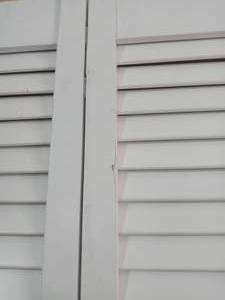 30 in. x 80 in. Louver Pine White Interior Closet Bi-fold Door by Veranda- slightly damaged- see pictures