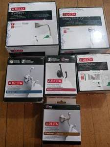 Mixed lot of delta bathroom hooks -see pictures