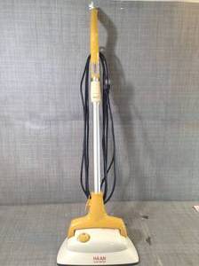 Haan FS-20 Hard Floor Cleaner & SHORT HANDLE, 15 Jets,11 Steam Mop, HS-E2010Y, 2 Microfiber, Rest Pads, TelescopeHandle, 800W, 19Cord, 12ozTank FS20-slightly used- see pictures