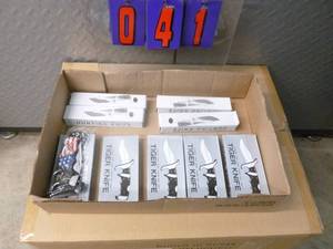 lot 41 image: Flat of knives. As shown.