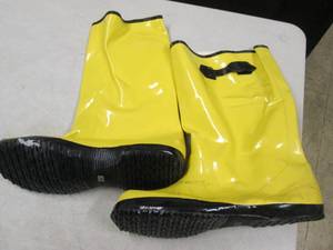 2 size 13 yellow rubber boots ...