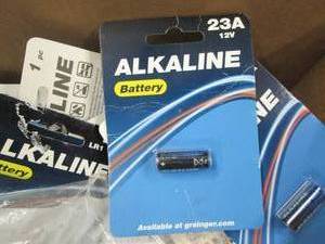 lot of alkaline 23a 12v batteries u...