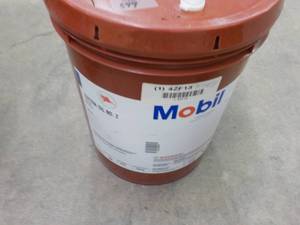 5 Gallon Pail Mobil Vactra Oil No. ...