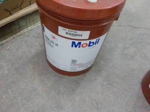 5 Gallon pail Mobil DTE 26 Hydrauli...