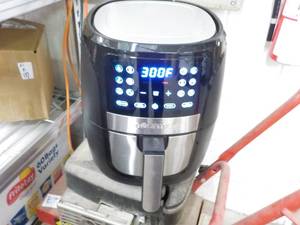Courmia Air Fryer- powers on...