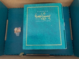 lot 101 image: Disney Cheshire Cat Figurine