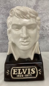 lot 122 image: Elvis Collection