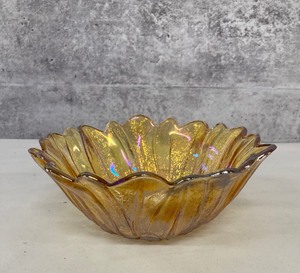 lot 143 image: Gold Carnival Glass Bowl & Aperitif Glasses