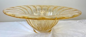 lot 4A image: Beautiful Large Glass Gold Flecked Bowl