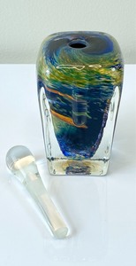 lot 3 image: Beautiful Vintage California Glass Studio Art Glass Bottle w Stopper