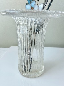 lot 4 image: Vintage Iittala Glass Vase w 7 Stained Glass Flowers