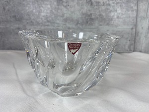 lot 37 image: Orrefors Swedish Crystal Bowl & Mikasa Glass Clock
