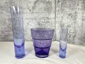 lot 38 image: Purple Kosta Boda Mezzo Ann Wahlstrom Tired Vase & 2 Bud Vases