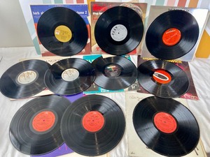 lot 59 image: 8 Vintage Vinyl Records