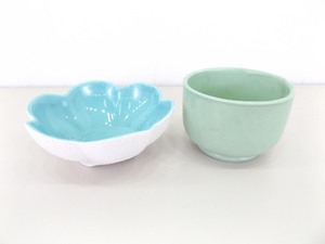 lot 21 image: 2 Vintage Haeger Pottery Bowls