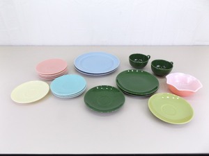 lot 29 image: Lot of Misc Vintage Hazel Atlas etc. Dishes