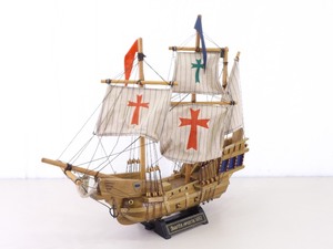 lot 34 image: Vintage Wood Santa Maria Ship Model