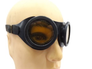 lot 46 image: Vintage Welsh Steampunk Rubber Safety Goggles