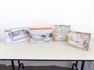 lot 91 image: Lot of 4 New in Box Bakeware Sets
