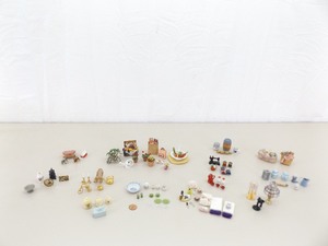 lot 83 image: Lot of High End Detailed Metal, Wood, etc. DollhouseShadow Box Miniatures