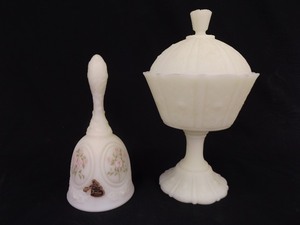 lot 72 image: Vintage Fenton Custard Glass Compote and Bell