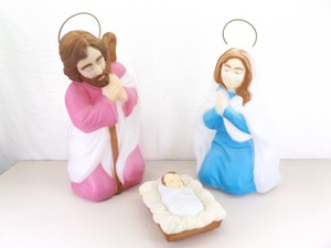 lot 77 image: Jesus Mary and Joseph Nativity Blow Mold Christmas Set