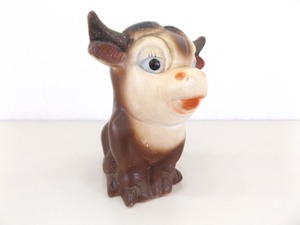 lot 78 image: MINT Condition Vintage Ferdinand The Bull Carnival Chalkware Bank