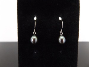 lot 63 image: .925 Sterling Silver HONORA Black Pearl Dangle Hook Earrings