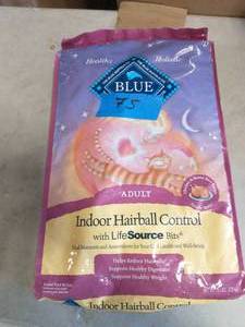 lot 75 image: 1 BAG OF BLUE BUFFALO INDOOR HAIRBALL CONTROL FOOD FOR CAT