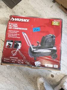 lot 77 image: HUSKY 8G 150 PSI Hotdog Air Compressor