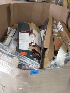 lot 90 image: PALLET OF MIXED BLINDS