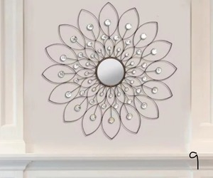 lot 9 image: Decorative Flower Mirror