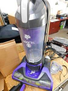 lot 4 image: Dirt Devil Endura Max XL Pet Bagless Upright Vacuum