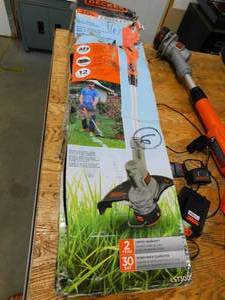 lot 6 image: BLACKDECKER 20-Volt Cordless String TrimmerEdger 2.0 AH