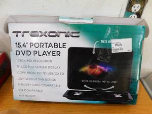 lot 12 image: Trexonic Portable DVD Player with 15.4 HD Swivel Screen