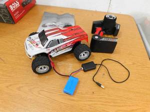 lot 13 image: CIS 118-Scale Professional Remote Controlled Monster Truck - White
