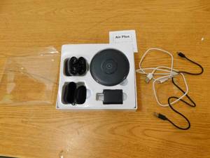 lot 50 image: Onyx Airbuds Bluetooth Earbuds with Wireless Charging Case and Pad - Black