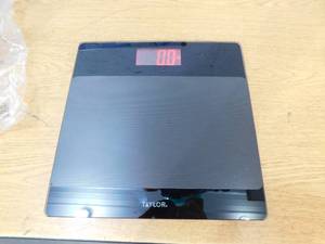 lot 58 image: Taylor Precision Glass Digital Scale with Sure Foot ribbed vinyl mat